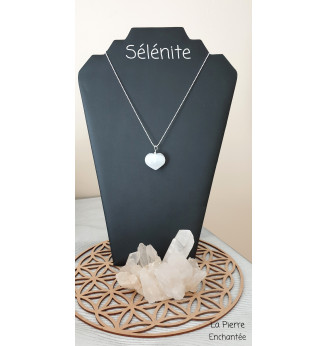 Pendentif en Sélénite , forme cœur.
