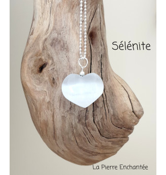 Pendentif en Sélénite , forme cœur.