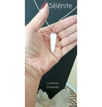 Pendentif en Sélénite  forme pendule .