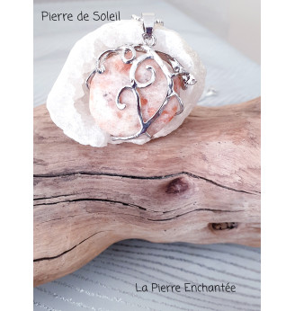 Pendentif en Pierre de Soleil .