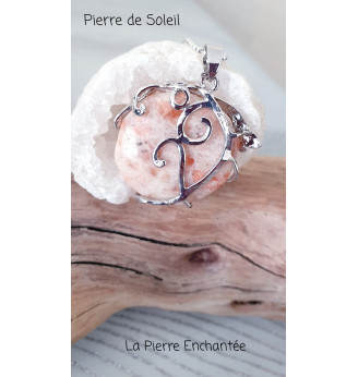 Pendentif en Pierre de Soleil .