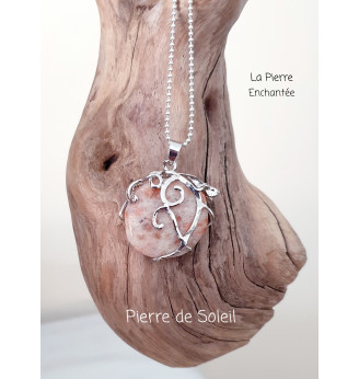Pendentif en Pierre de Soleil .