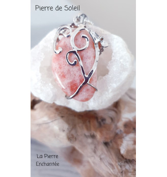 Pendentif en Pierre de Soleil .