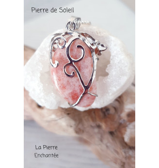 Pendentif en Pierre de Soleil .