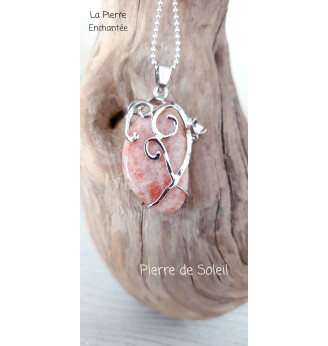 Pendentif en Pierre de Soleil .