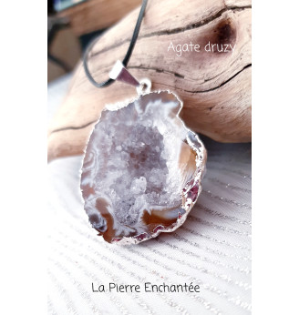 Pendentif en Agate druzy,demi géode.