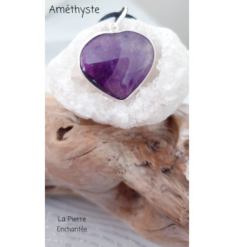 Pendentif  en Améthyste, forme cœur.