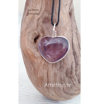Pendentif en Améthyste , forme cœur .