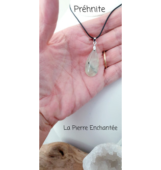 Pendentif en Préhnite  .
