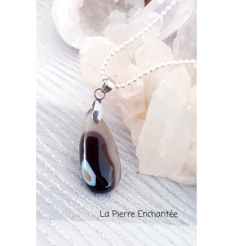 Pendentif en Agate bicolore, marron et blanc .