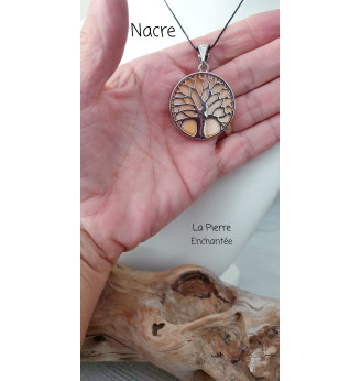 Pendentif en Nacre forme Arbre de vie .