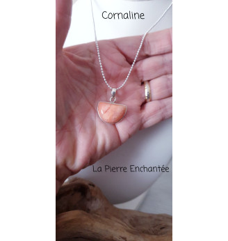 Pendentif en Cornaline demi lune , Argent 925 .