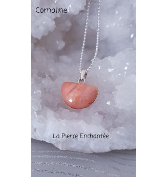 Pendentif en Cornaline demi lune , Argent 925 .