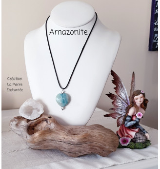 Collier coeur en Amazonite  et ses finitions argentées.