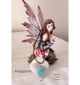 Collier coeur en Amazonite  et ses finitions argentées.