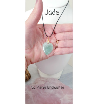 Pendentif  en Jade, forme cœur, finitions dorée.