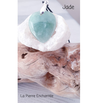 Pendentif  en Jade, forme coeur .