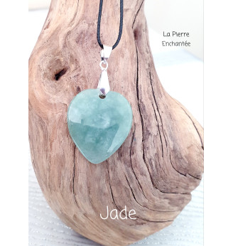 Pendentif  en Jade, forme coeur .