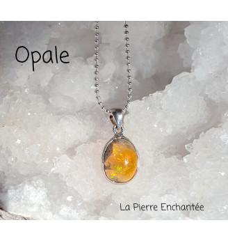 Pendentif en Opale d’Ethiopie , Argent 925 .
