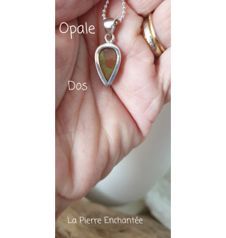 Pendentif en Opale , serti Argent 925 .